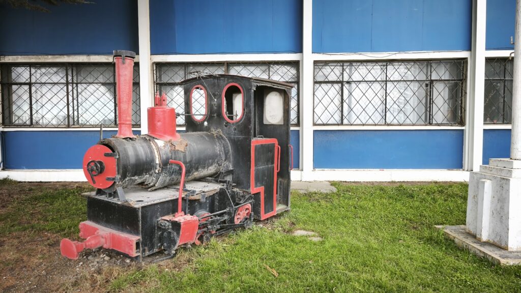 hito 06 tren puerto sara